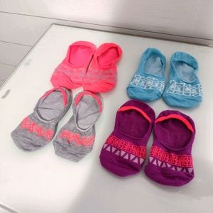 4 pairs of no-show socks